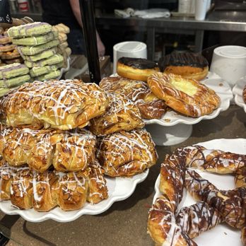 Carmel Bakery - Bakeries Near Me - Carmel-By-The-Sea, California Carmel Bakery - Bakeries Near Me - Carmel-By-The-Sea, California