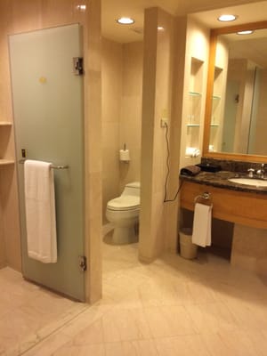 85 Sky Tower by null