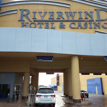 Riverwind Casino - Hotel entrance for checking in and valet service - Casinos Near Me - Norman, Oklahoma Riverwind Casino - Hotel entrance for checking in and valet service - Casinos Near Me - Norman, Oklahoma