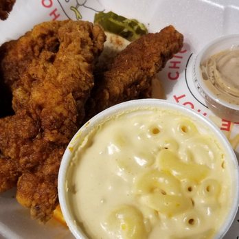 Ricky’s Hot Chicken - Medium tender combo with a side of mac n cheese and comeback sauce - Chicken Shop Near Me - Arlington, Texas Ricky’s Hot Chicken - Medium tender combo with a side of mac n cheese and comeback sauce - Chicken Shop Near Me - Arlington, Texas