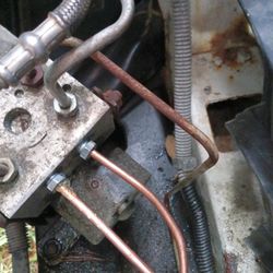 Mobile Mechanic and Handyman service - Lock tight didn't help the leak he used the entire bottle hoping it wit fit it. Mind you it not leaking here because there's nothing in it