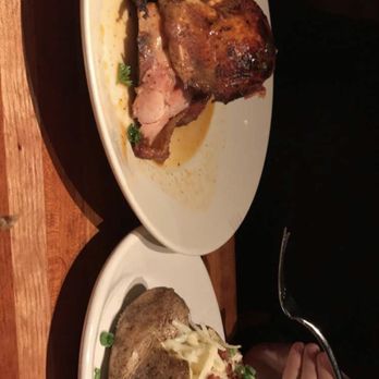 Houston's Restaurant - American Near Me - Hackensack, New Jersey