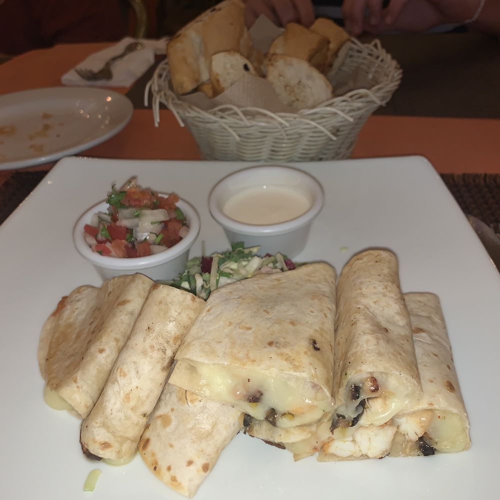 Caribbean Brisas - Lobster quesadilla - Seafood Near Me - Isla Mujeres, ROO Caribbean Brisas - Lobster quesadilla - Seafood Near Me - Isla Mujeres, ROO