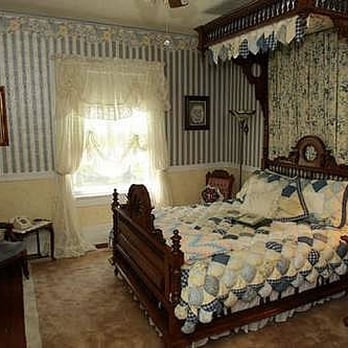 The Dickey House Bed & Breakfast - Hotels Near Me - Marshfield, Missouri The Dickey House Bed & Breakfast - Hotels Near Me - Marshfield, Missouri