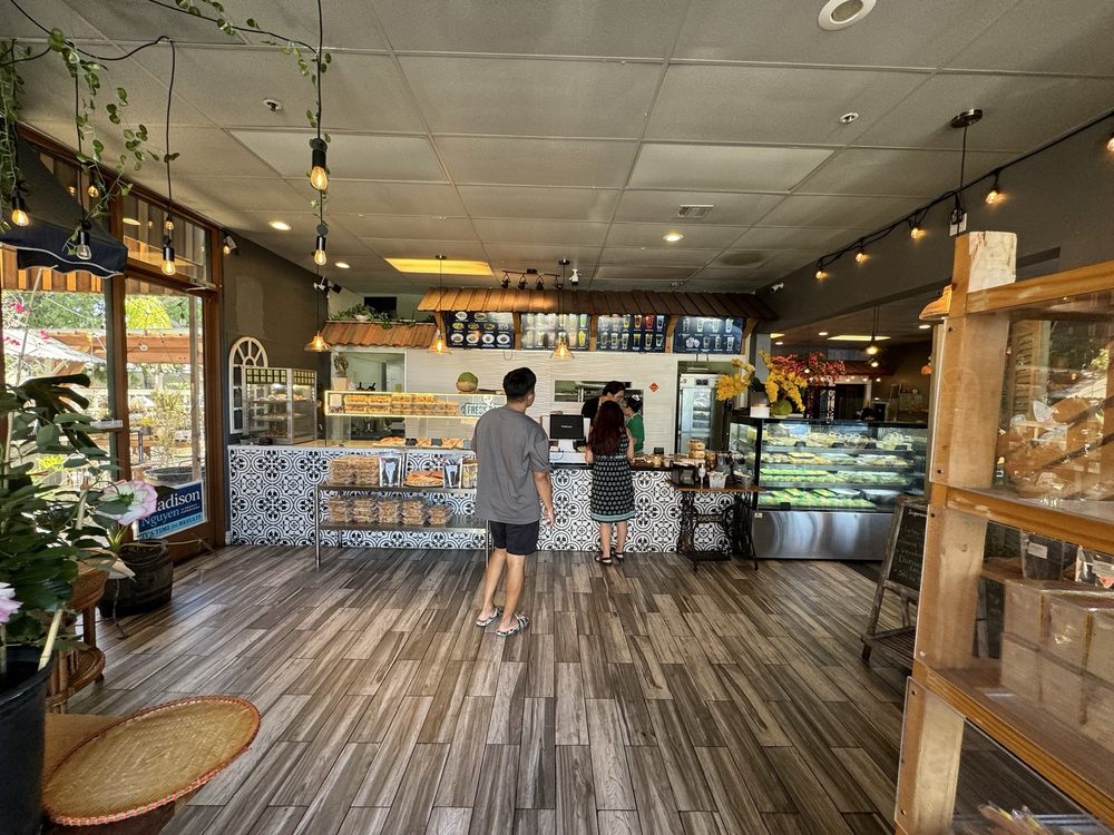 DZUI’S CAKES & DESSERTS - Updated July 2026 - 1792 Photos & 433 Reviews ...