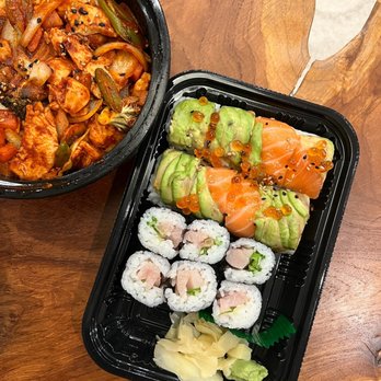 Oshio - Yellowtail roll, Ji Roll Dinner, Fire Chicken - Sushi Bars Near Me - Columbus, Ohio Oshio - Yellowtail roll, Ji Roll Dinner, Fire Chicken - Sushi Bars Near Me - Columbus, Ohio