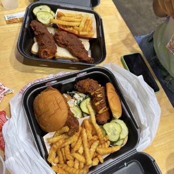 Dave's Hot Chicken - Chicken Shop Near Me - San Diego, California Dave's Hot Chicken - Chicken Shop Near Me - San Diego, California
