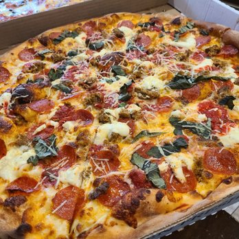 Tony's Pizza - Lasagna pizza (pepperoni added instead of sausage) - Pizza Near Me - Whittier, California Tony's Pizza - Lasagna pizza (pepperoni added instead of sausage) - Pizza Near Me - Whittier, California