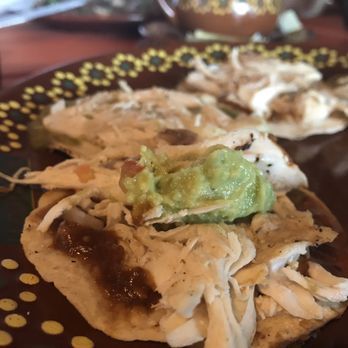 La Destilería - Chicken Chalupas - Mexican Near Me - Cancún, ROO La Destilería - Chicken Chalupas - Mexican Near Me - Cancún, ROO