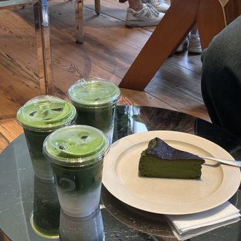 12 Matcha - Matcha Latte & Matcha (Burnt) Cheesecake - Cafes Near Me - New York, New York