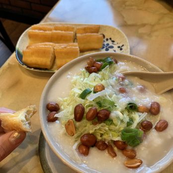 Mike's Noodle House - At first iwas like common mike really   Then i dig down and wow  the flavor was knowing chinatown in seattle its one of the treasures - Cantonese Near Me - Seattle, Washington