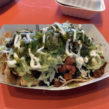 Las Olas Taqueria - Vegetarian nachos. - Mexican Near Me - Wells, Maine Las Olas Taqueria - Vegetarian nachos. - Mexican Near Me - Wells, Maine