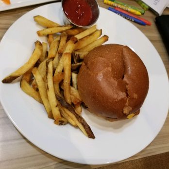 Sprigs Grille Restaurant - Keiki cheesburger - Seafood Near Me - Kapolei, Hawaii