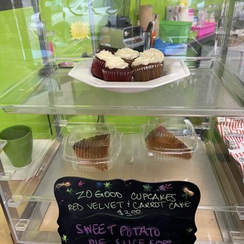 Creamy Cone Cafe - They have cupcakes and sweet potato pie for sale - ask for a sample - Coffee & Tea Near Me - Seattle, Washington