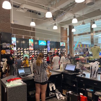 foot locker orange pearl