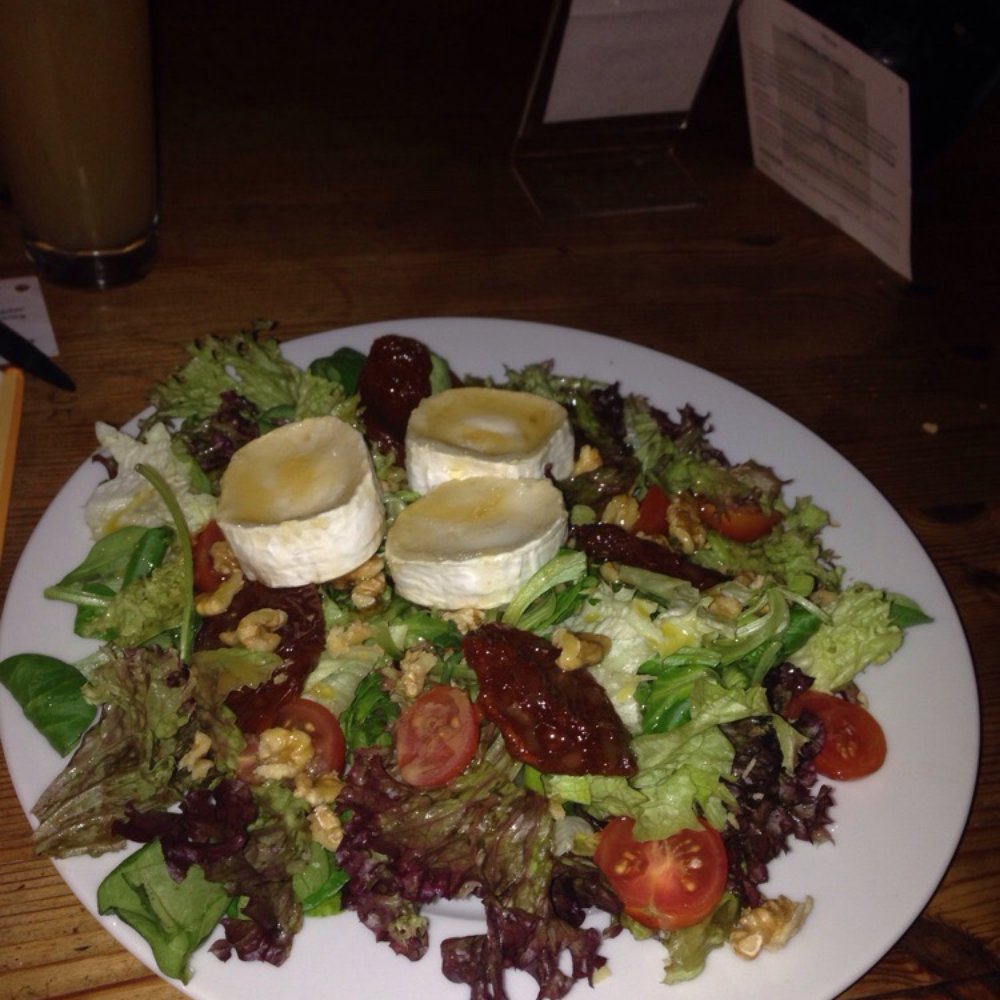 Myxa - Myxa salad - goat cheese honey walnuts. DELICIOUS! 5.90€ - Cafes Near Me - Berlin, BE Myxa - Myxa salad - goat cheese honey walnuts. DELICIOUS! 5.90€ - Cafes Near Me - Berlin, BE