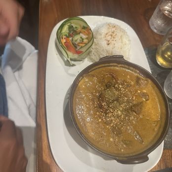 Malai Kitchen - Panang Curry Bowl with Beef Tenderloin - Thai Near Me - Dallas, Texas Malai Kitchen - Panang Curry Bowl with Beef Tenderloin - Thai Near Me - Dallas, Texas