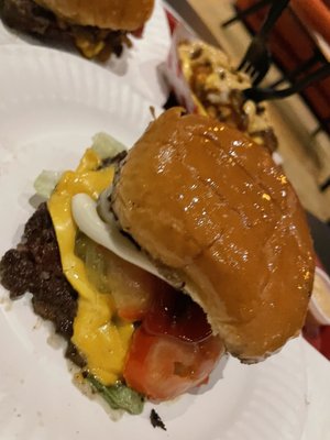 GUSTOS burger bar + more by null