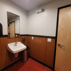 Mojave Brewing - Clean restroom (all gender)