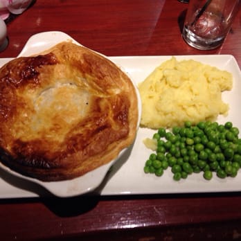 The Willy Wicket - Yummy chicken pie :-) - Pubs Near Me - Bristol, BST