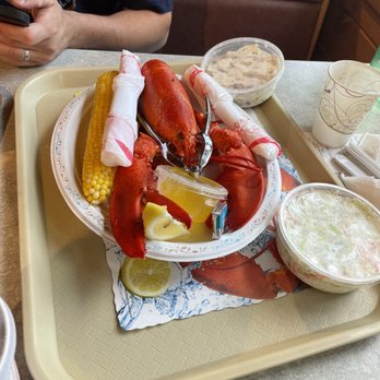 PJ's Family Restaurant - Lobster - Seafood Near Me - Wellfleet, Massachusetts PJ's Family Restaurant - Lobster - Seafood Near Me - Wellfleet, Massachusetts