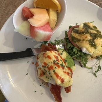 Broken Yolk Cafe - Caprese Benedict and Golden State Benedict - Breakfast & Brunch Near Me - Irvine, California