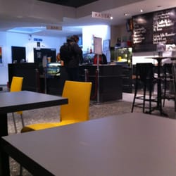 KIZ Royal Kino - Ticket counter