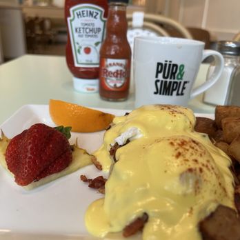 Pür & Simple - Bacon Benny - Breakfast & Brunch Near Me - Port Coquitlam, British Columbia Pür & Simple - Bacon Benny - Breakfast & Brunch Near Me - Port Coquitlam, British Columbia