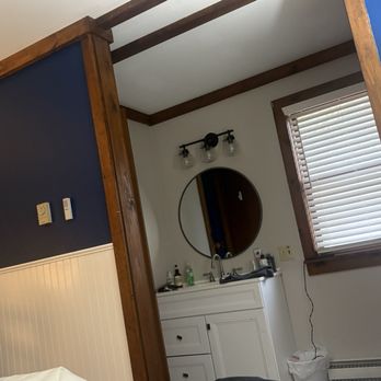 Sleeping Bear Retreat - Updated bathroom area has everything you need for an amazing weekend - Resorts Near Me - Jim Thorpe, Pennsylvania