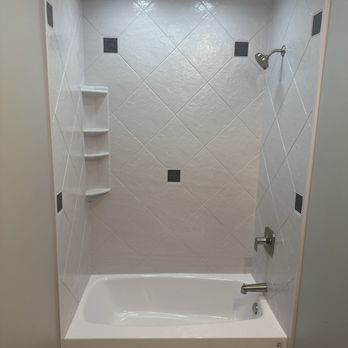 Bath Fitter - Wet area - General Contractors Near Me - Mokena, Illinois