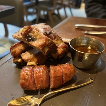 Tomiño Taberna Gallega - Churrasco con Chimichurri - Wine Bars Near Me - New York, New York