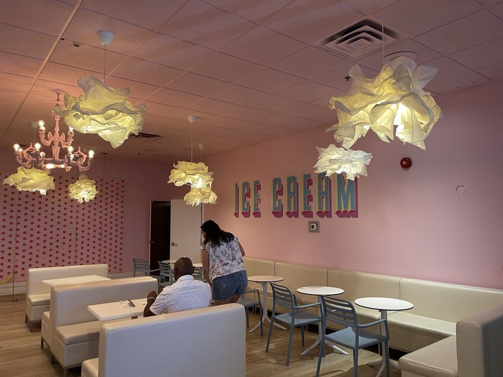 DUCKIES DAIRY BAR Updated October 2024 39 Photos 2340 Ontario