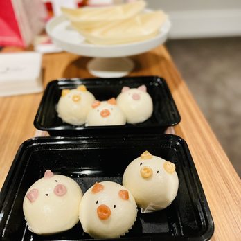 Cafe Aloe - Piggy Bun!! For days!! - Cafes Near Me - Bellevue, Washington