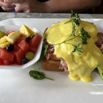Avi'ari Cuisine - Lorraine Eggs Benedict - Breakfast & Brunch Near Me - Shelby Township, Michigan
