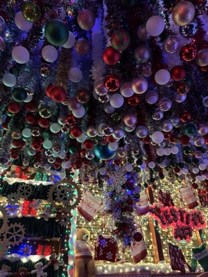 Frosty's Christmas Bar - Los Angeles by null