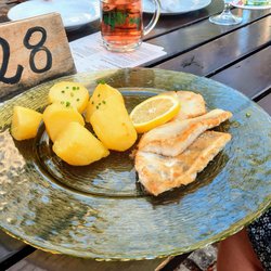 Altes Pfarrhaus - Fleisch können sie besser als Fisch: Zanderfilet mit Kartoffeln