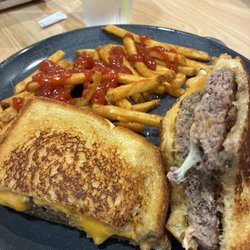 Blue Bell Diner - Triadelphia Melt