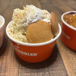 Peach Cobbler Factory - Banana cream pudding