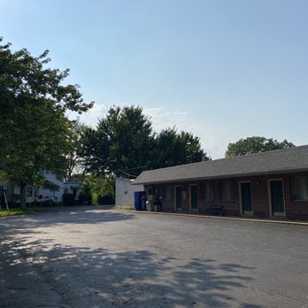 Maples Motel - The parking lot. - Hotels Near Me - Sandusky, Ohio