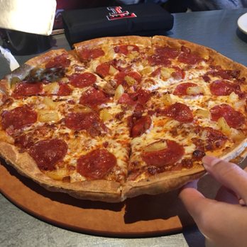 Pizza Hut - Pepperoni/Pineapple Pizza - Pizza Near Me - Roanoke, Texas Pizza Hut - Pepperoni/Pineapple Pizza - Pizza Near Me - Roanoke, Texas