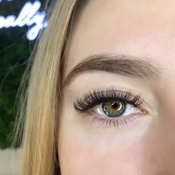 Honey Esthetics - Close up photo of hybrid set