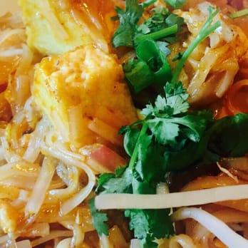 Bangkok Basil - Pad Thai!! - Thai Near Me - Redmond, Washington