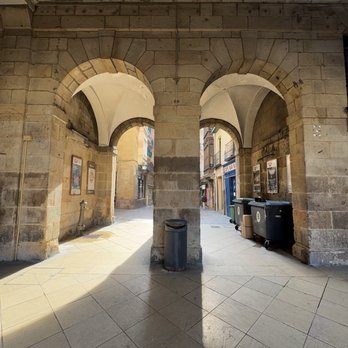Plaza Nueva - Landmarks & Historical Buildings Near Me
