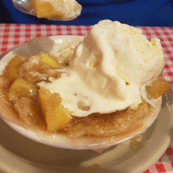 Bell Buckle Cafe - Apple cobbler and vanilla ice cream - American Near Me - Bell Buckle, Tennessee Bell Buckle Cafe - Apple cobbler and vanilla ice cream - American Near Me - Bell Buckle, Tennessee