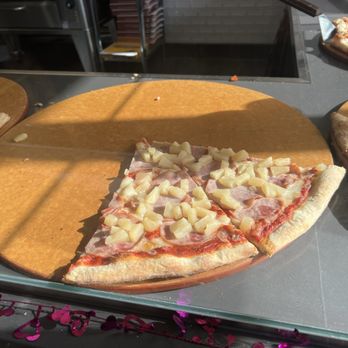 Pizza My Heart - Maui Wowie - Pizza Near Me - San Jose, California Pizza My Heart - Maui Wowie - Pizza Near Me - San Jose, California