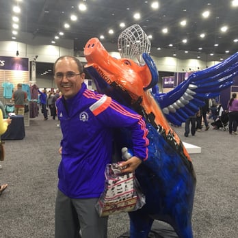 Cincinnati Flying Pig Marathon - Expo Center - Races & Competitions Near Me - Cincinnati, Ohio