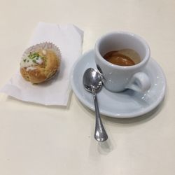 Eden Bar - Life is good with caffe and pistachio pastry!