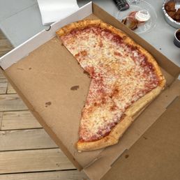 Not even close to sicilian pie. Guy told me they will pick up the pie. Not worth it. Be more attentive when you order.