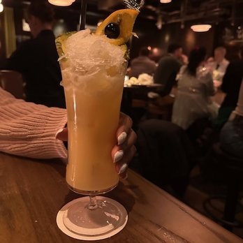 Gus' Sip & Dip - Mai Thai - Pubs Near Me - Chicago, Illinois
