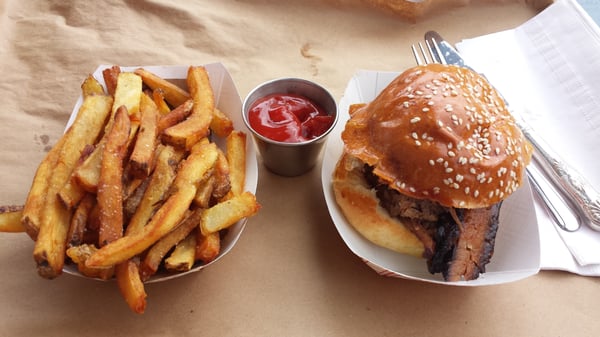 garden district by null